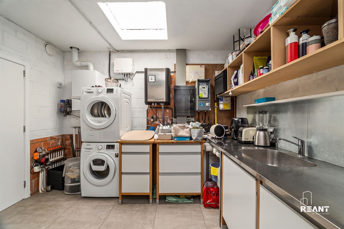 Instapklare woning met 4 slaapkamers, tuin en garagebox.