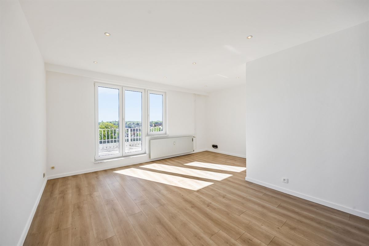 Dakappartement met zuider-dakterras en prachtig uitzicht.