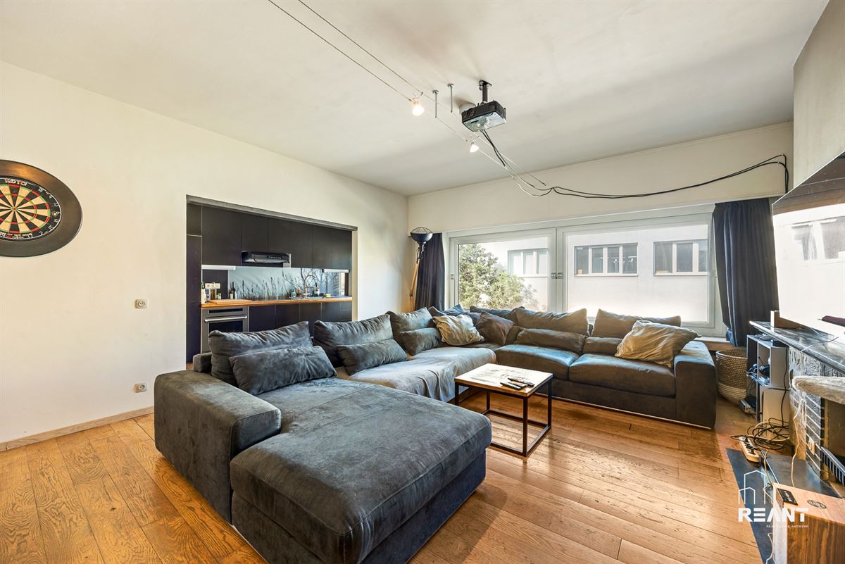 Ruim en karaktervol appartement van 91 m² met terras op toplocatie in Antwerpen