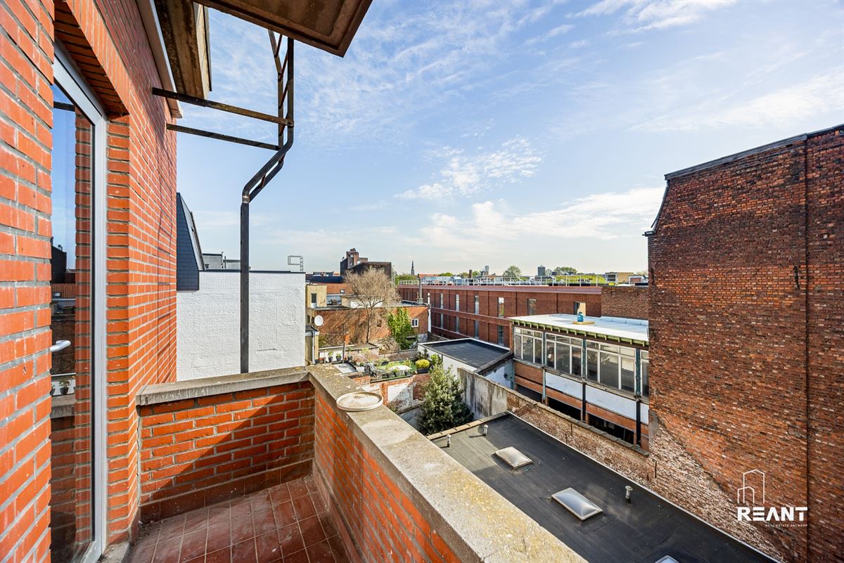 Ruim en karaktervol appartement van 91 m² met terras op toplocatie in Antwerpen