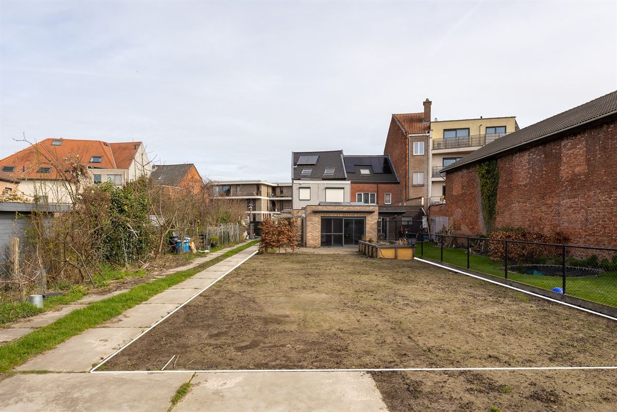 Gerenoveerde woning met 5 slaapkamers, praktijk, zuid tuin