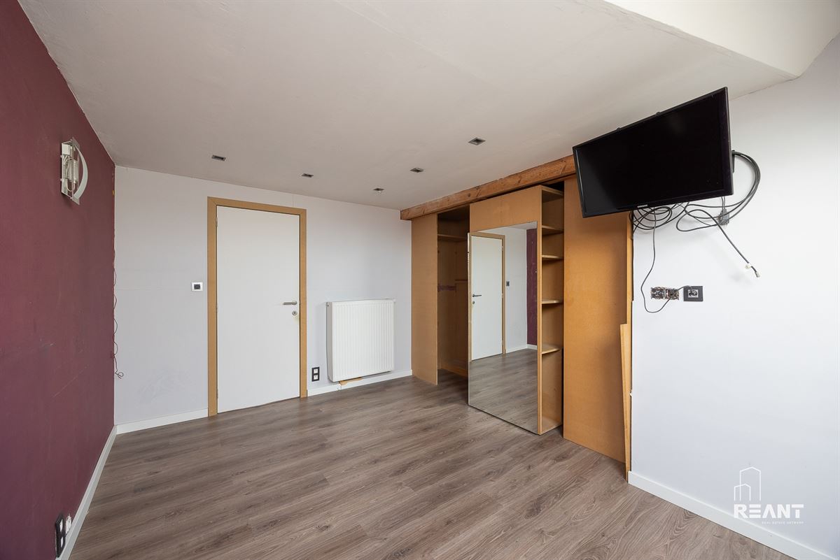 Gerenoveerde woning met 5 slaapkamers, praktijk, zuid tuin