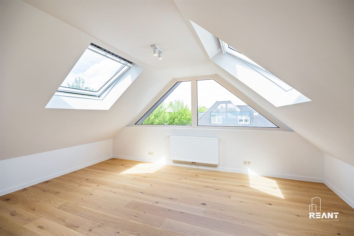 Uitzonderlijke hernieuwbouwwoning in het geliefde Molenveld.