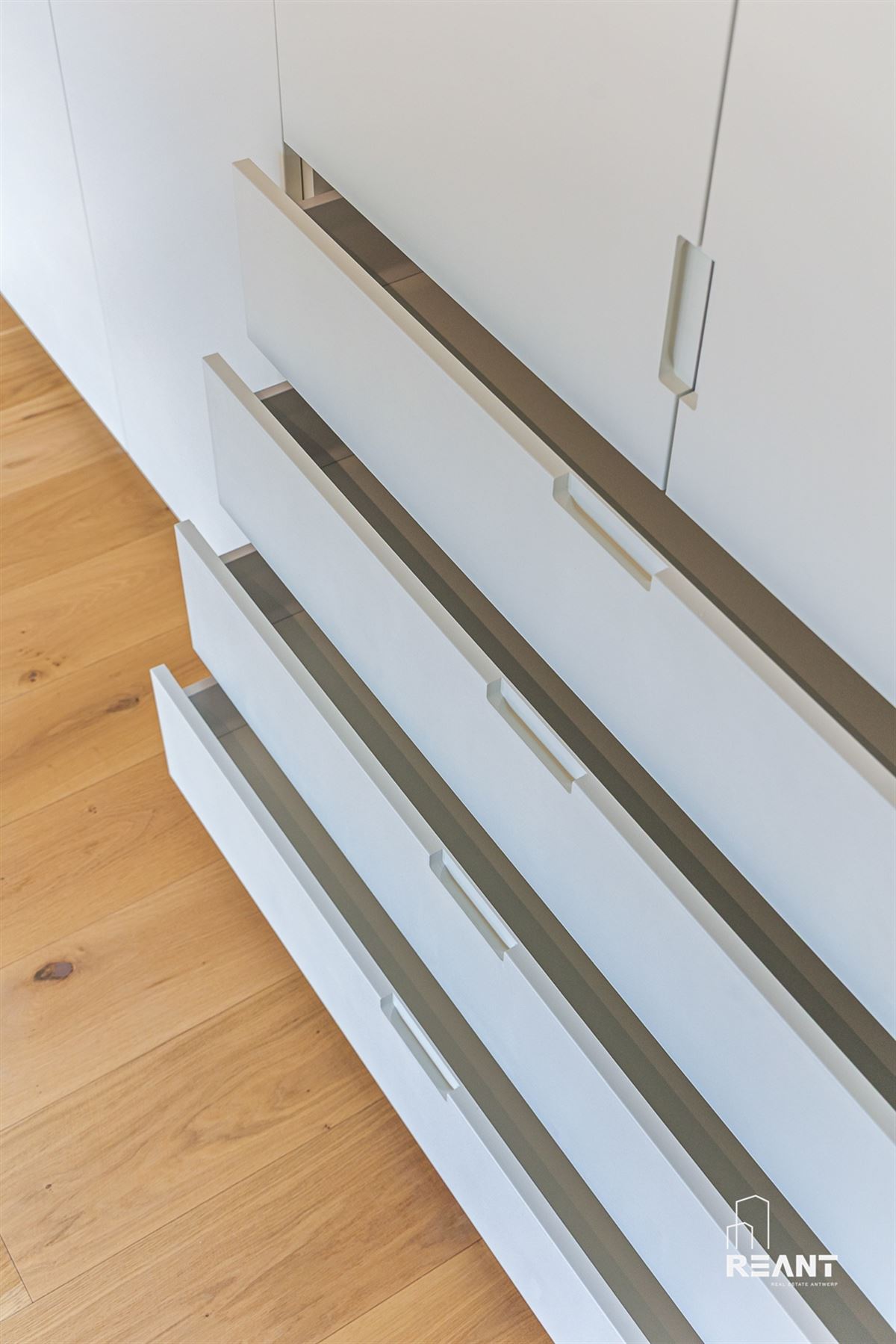 Uitzonderlijke hernieuwbouwwoning in het geliefde Molenveld.