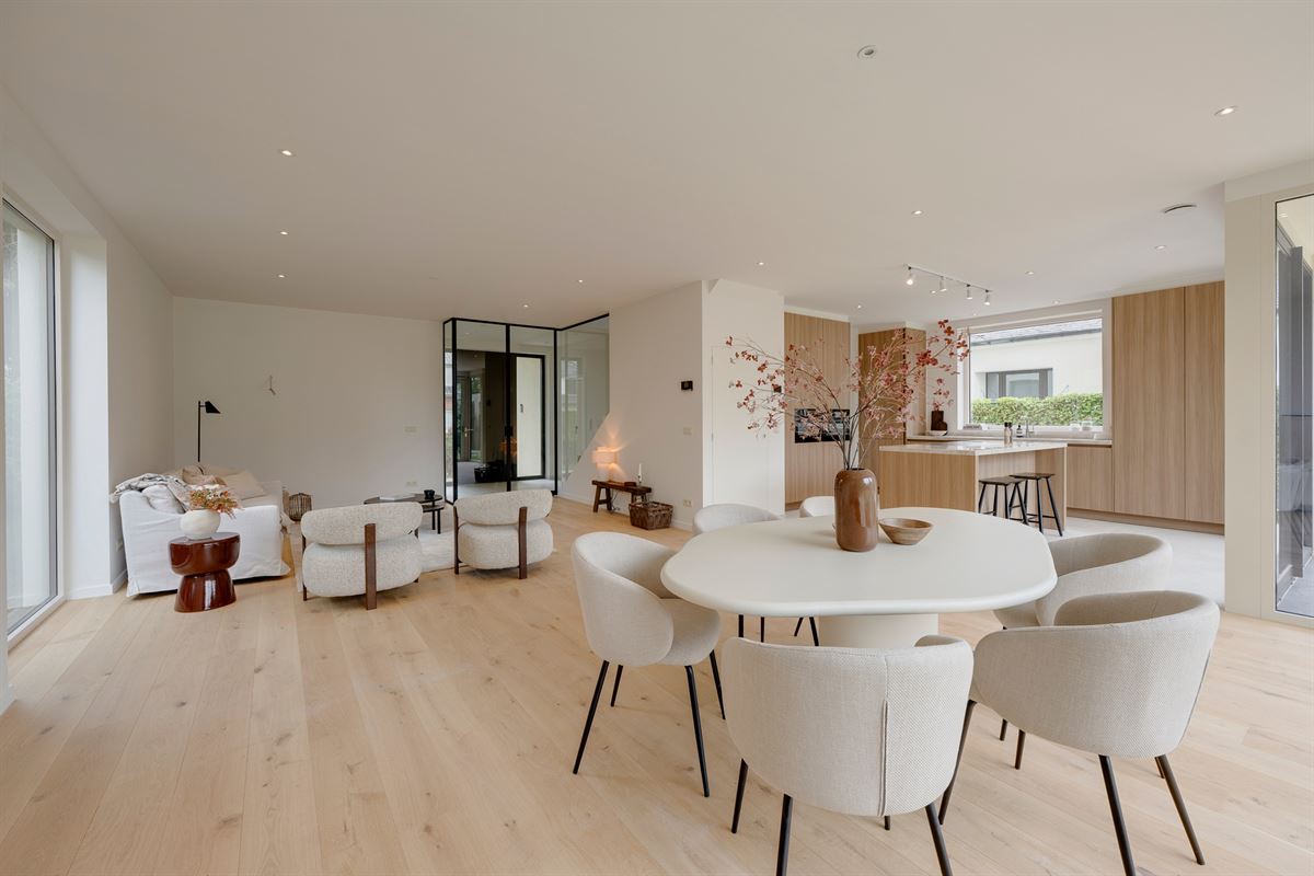 Uitzonderlijke hernieuwbouwwoning in het geliefde Molenveld.