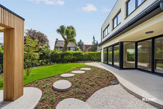 Uitzonderlijke hernieuwbouwwoning in het geliefde Molenveld.