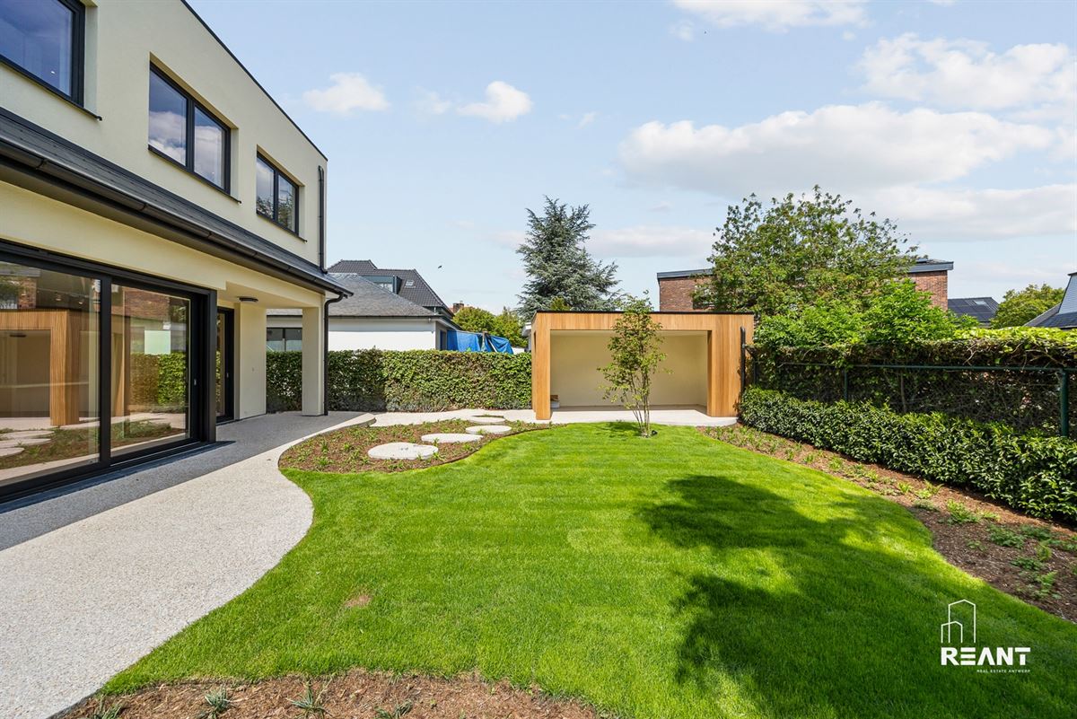Uitzonderlijke hernieuwbouwwoning in het geliefde Molenveld.