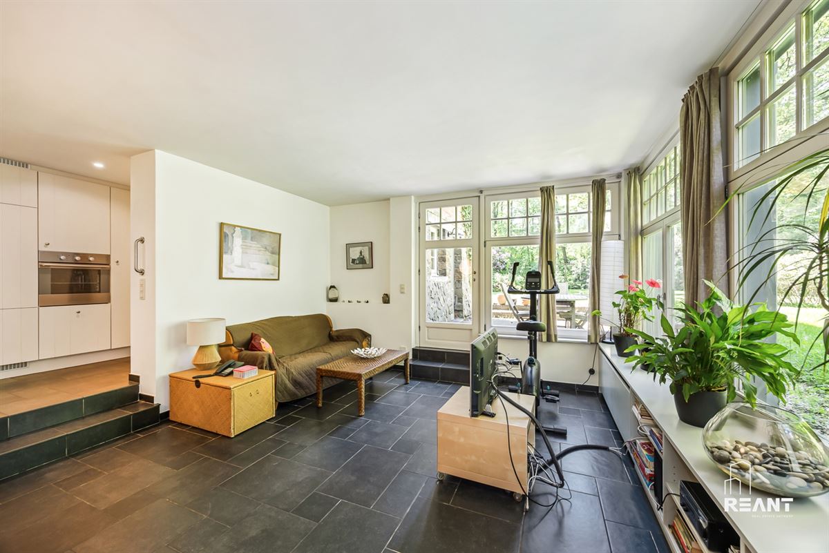 Gerenoveerde officierswoning op perceel van 3.000 m²