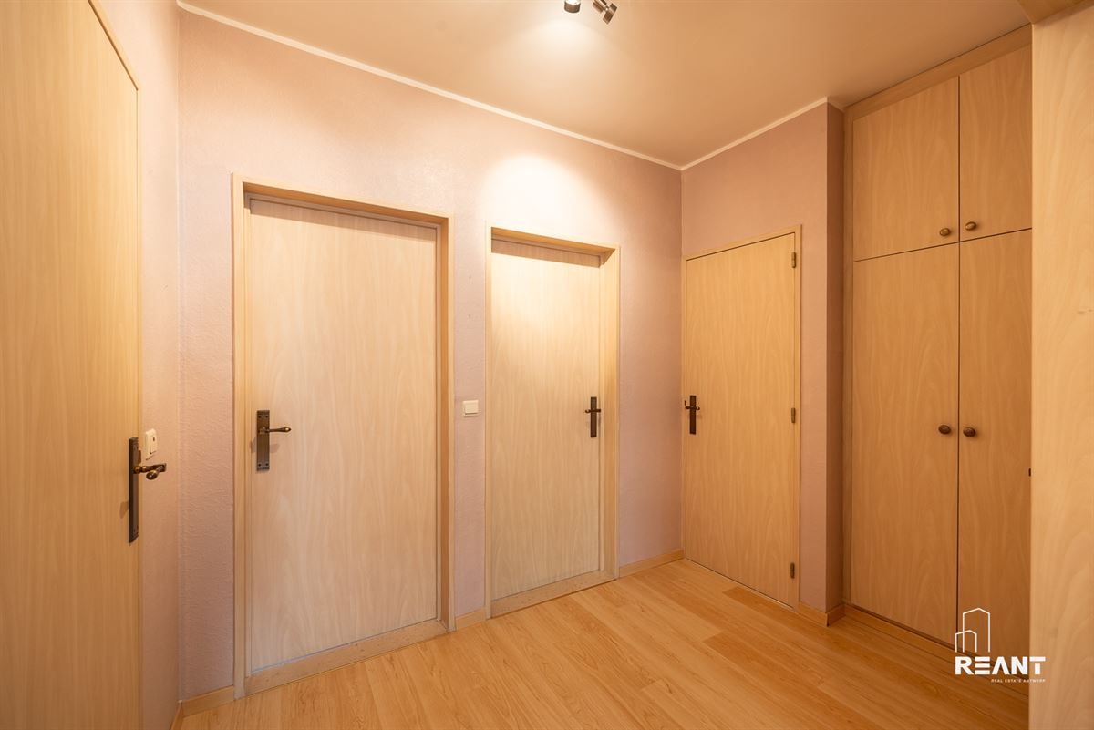 Lichtrijk appartement met Terras in Kleinschalig Gebouw