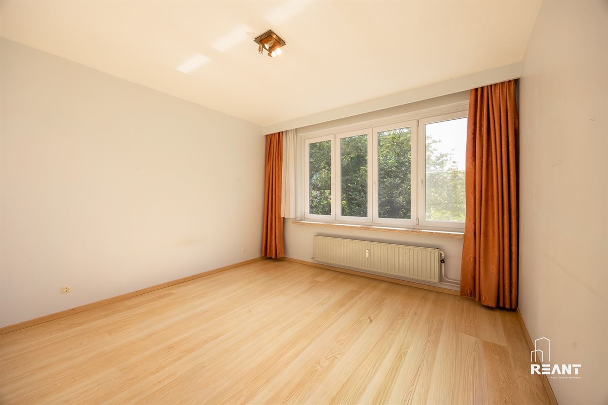Lichtrijk appartement met Terras in Kleinschalig Gebouw