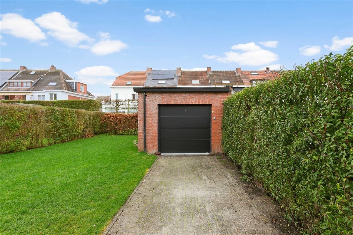 Zeer mooie halfopen bebouwing met garage