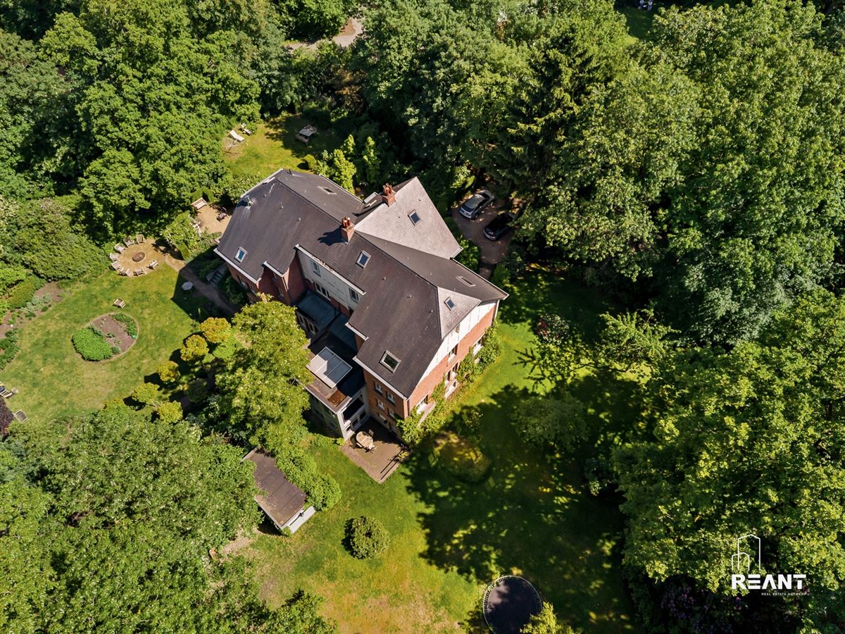 Gerenoveerde officierswoning op perceel van 3.000 m²