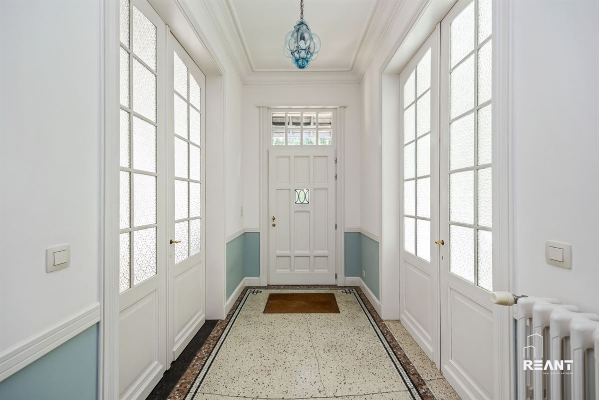 Gerenoveerde officierswoning op perceel van 3.000 m²