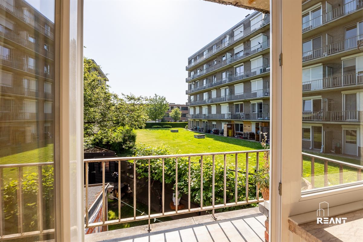 Lichtrijk appartement met Terras in Kleinschalig Gebouw