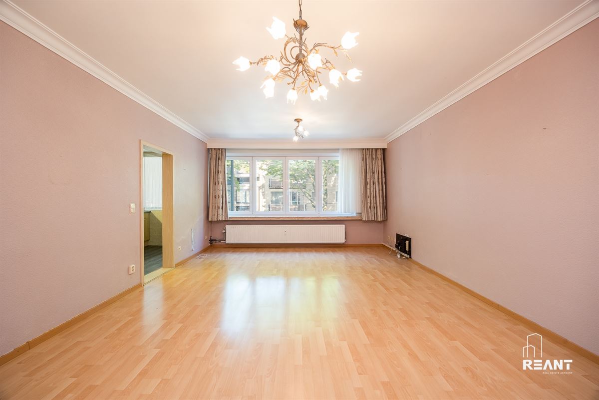 Lichtrijk appartement met Terras in Kleinschalig Gebouw
