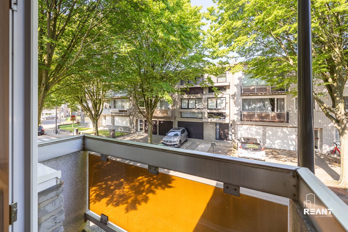 Lichtrijk appartement met Terras in Kleinschalig Gebouw
