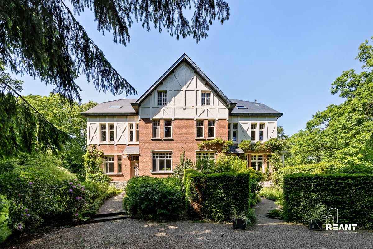 Gerenoveerde officierswoning op perceel van 3.000 m²
