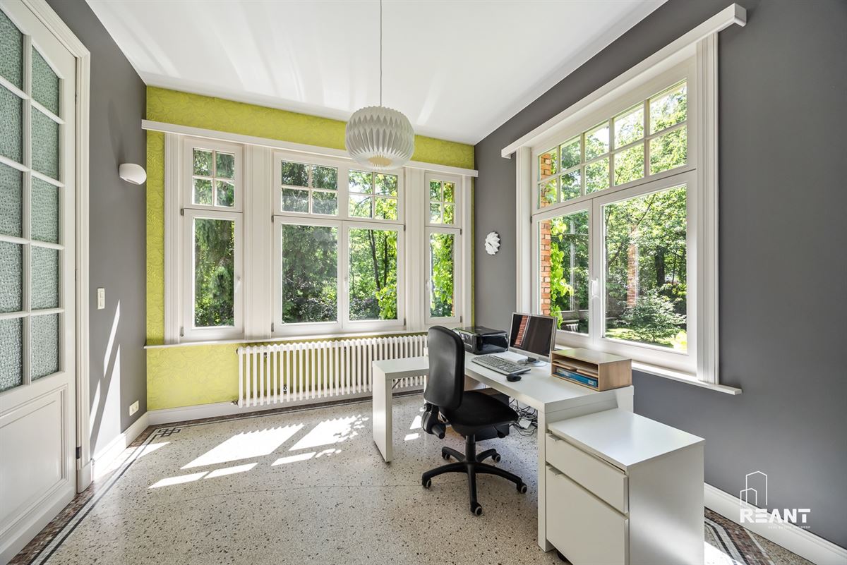 Gerenoveerde officierswoning op perceel van 3.000 m²