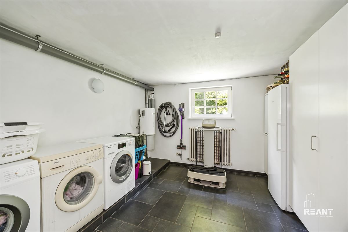Gerenoveerde officierswoning op perceel van 3.000 m²