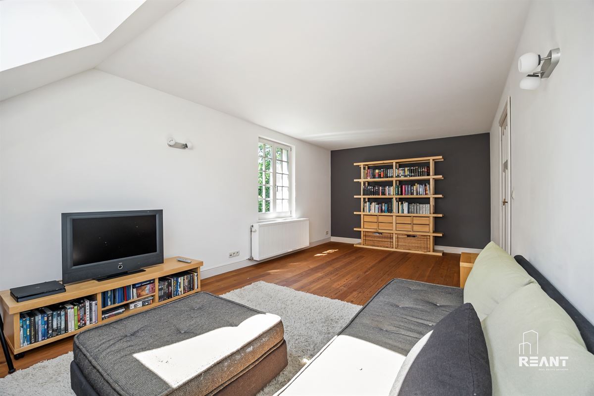 Gerenoveerde officierswoning op perceel van 3.000 m²