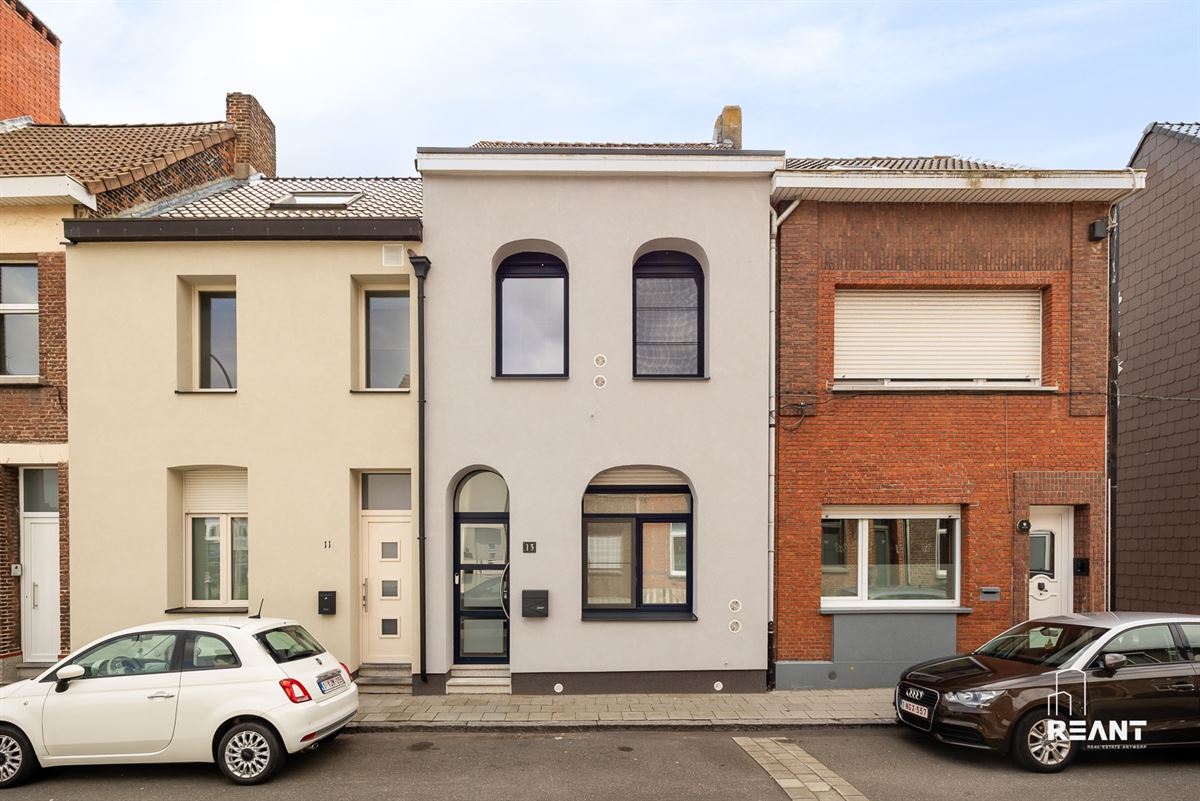 Instapklare Gezinswoning met 3 Slaapkamers en Zonnepanelen.