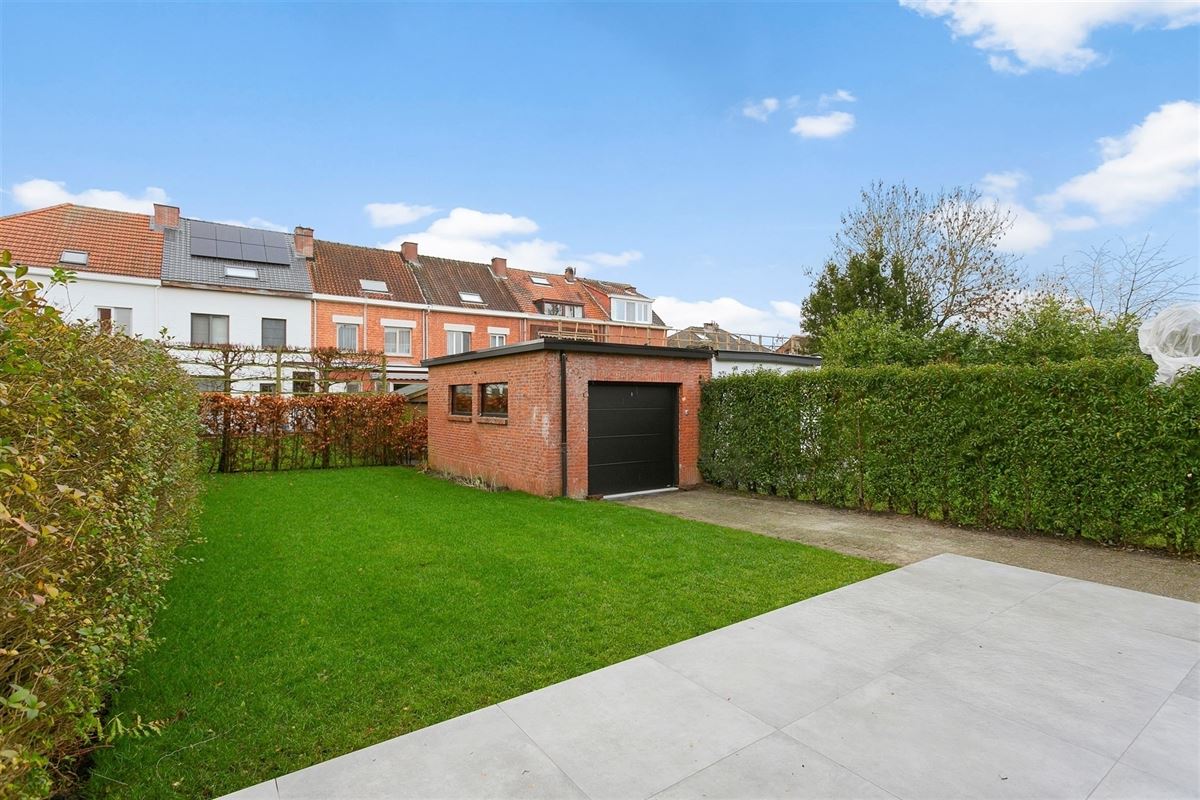 Zeer mooie halfopen bebouwing met garage