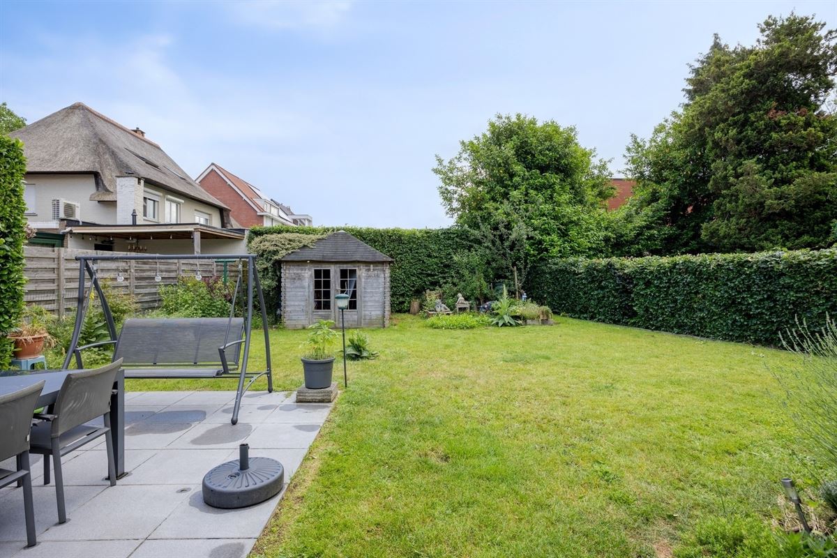 Villa op gegeerde ligging met zuidgericht perceel