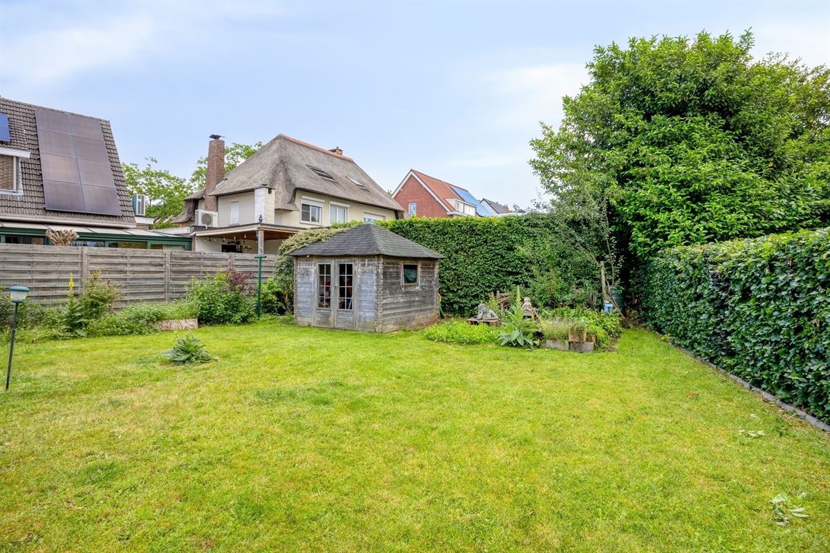 Villa op gegeerde ligging met zuidgericht perceel