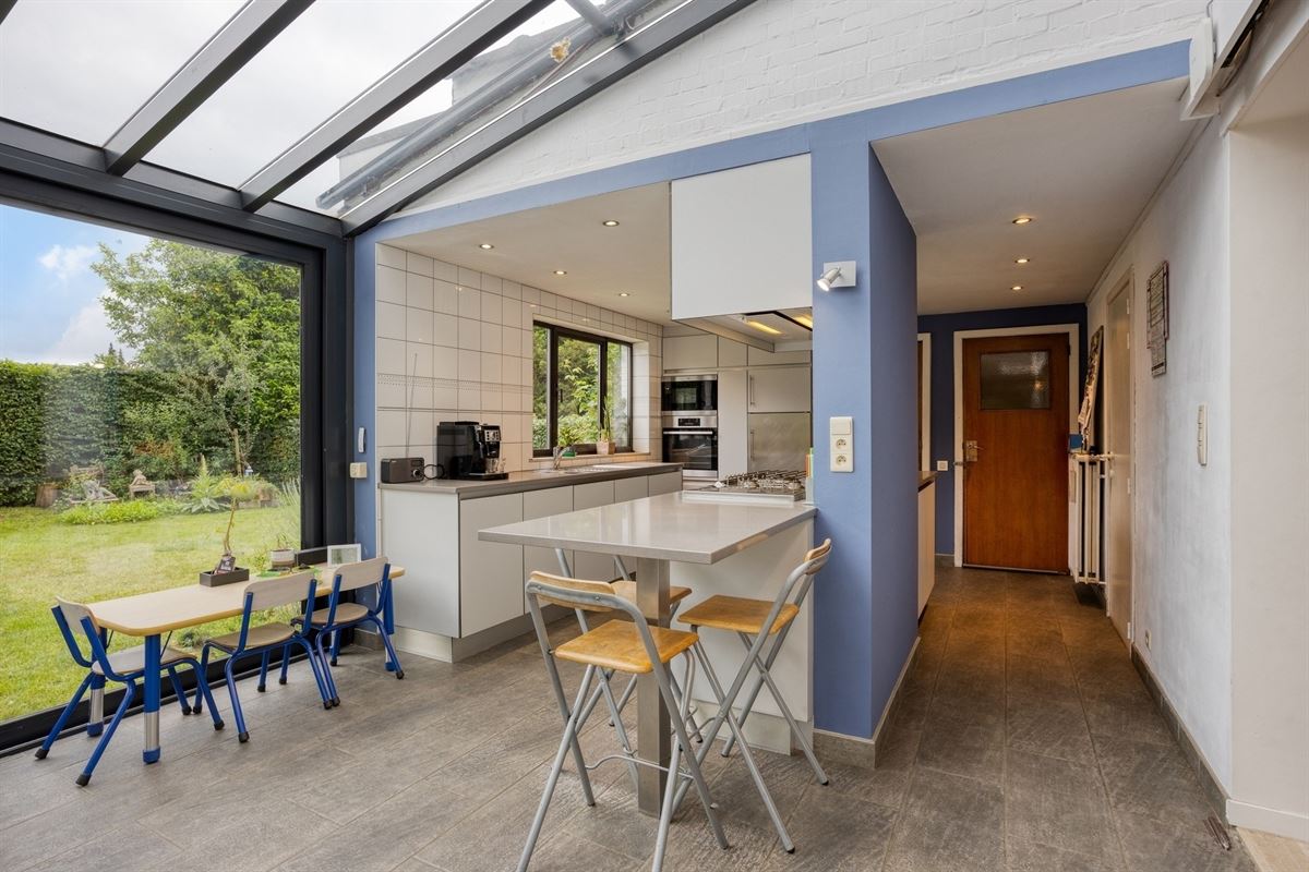 Villa op gegeerde ligging met zuidgericht perceel