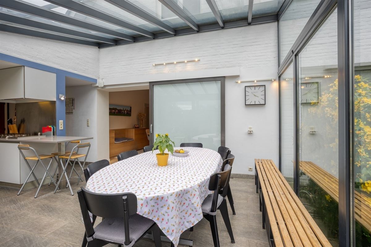 Villa op gegeerde ligging met zuidgericht perceel