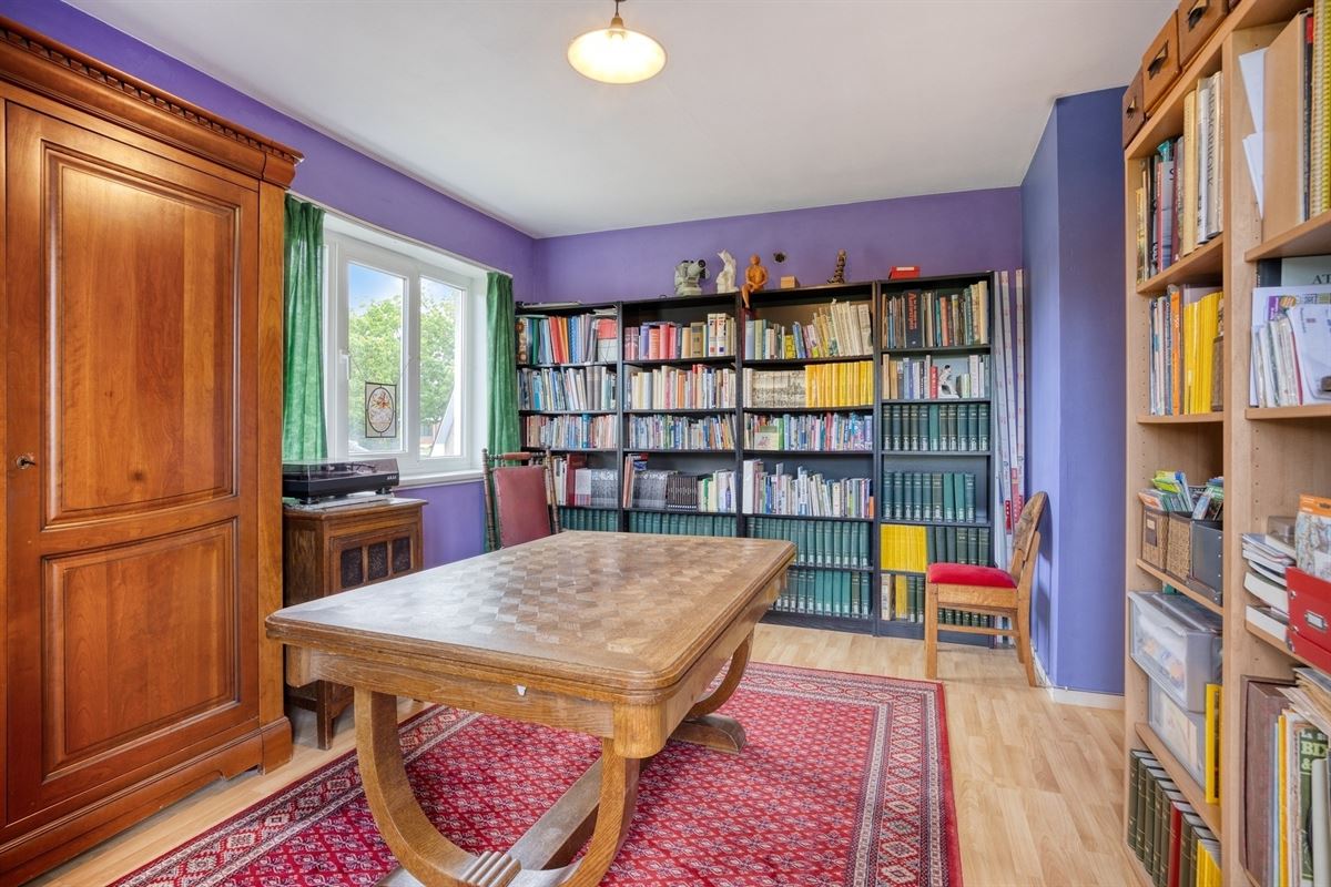 Villa op gegeerde ligging met zuidgericht perceel