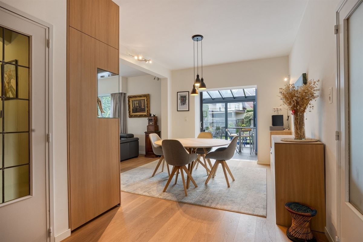 Villa op gegeerde ligging met zuidgericht perceel