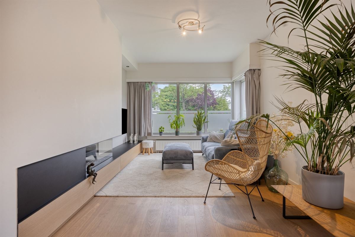 Villa op gegeerde ligging met zuidgericht perceel