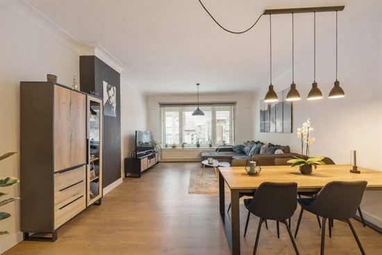 Instapklaar en Lichtrijk Appartement op de Tweede Verdieping