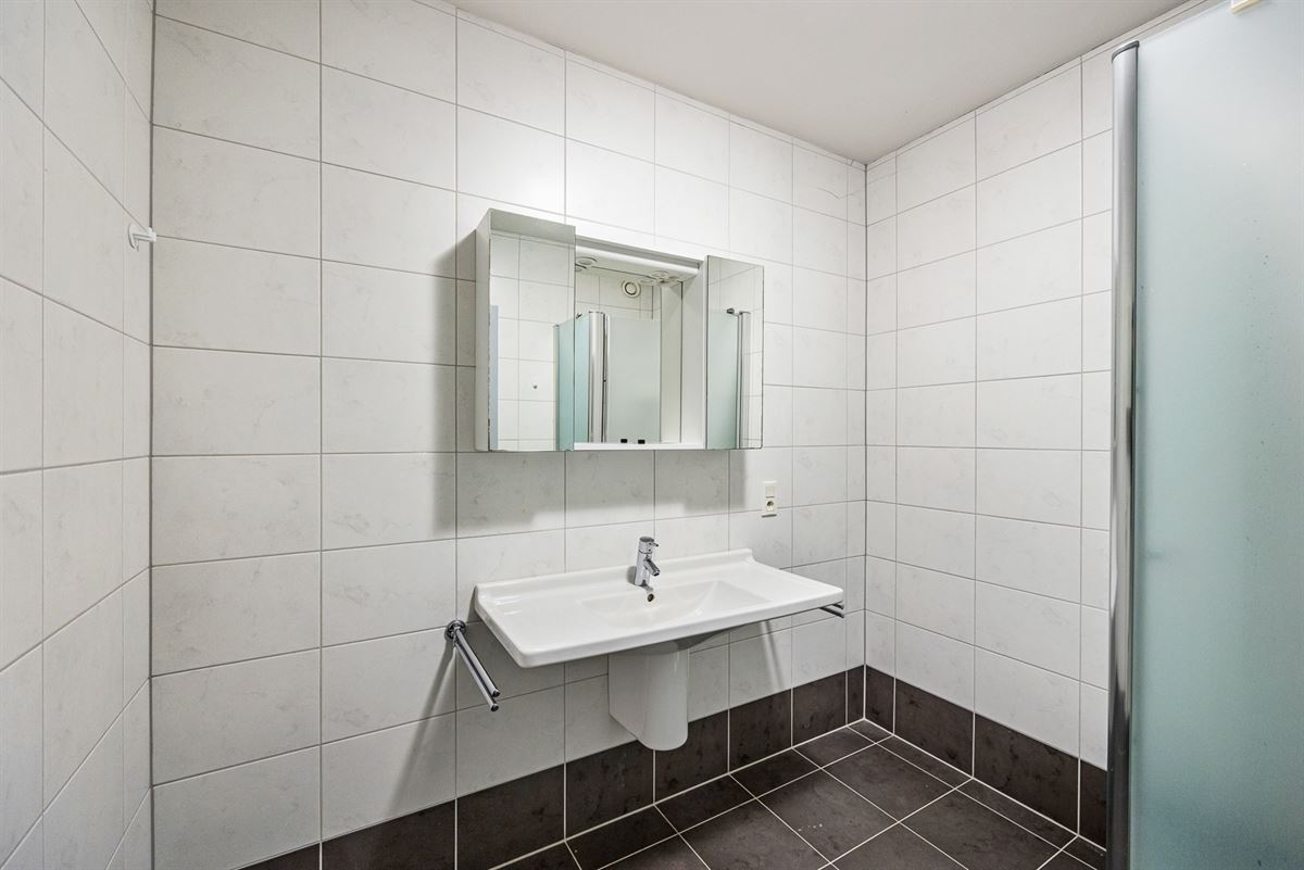 Lichtrijk appartement met 2 Slaapkamers en Terras