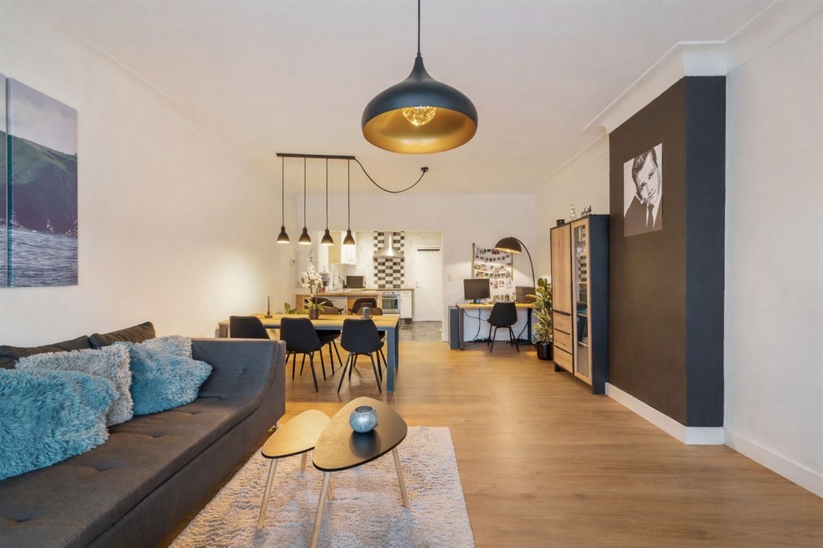 Instapklaar en Lichtrijk Appartement op de Tweede Verdieping