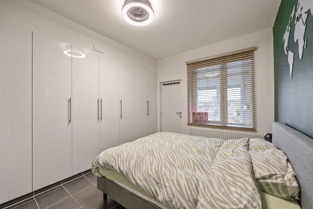 Instapklaar en Lichtrijk Appartement op de Tweede Verdieping