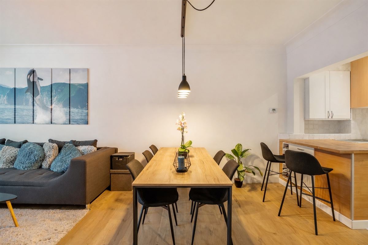 Instapklaar en Lichtrijk Appartement op de Tweede Verdieping