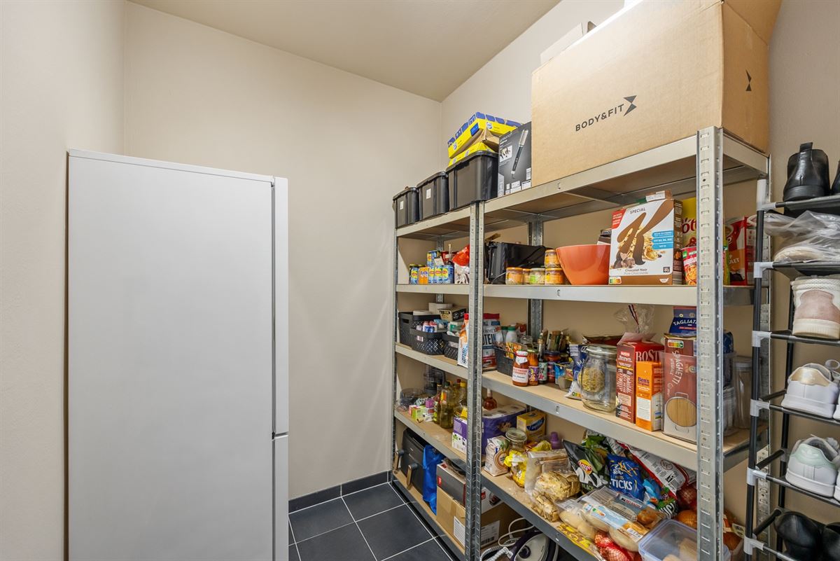 Instapklaar en Lichtrijk Appartement op de Tweede Verdieping