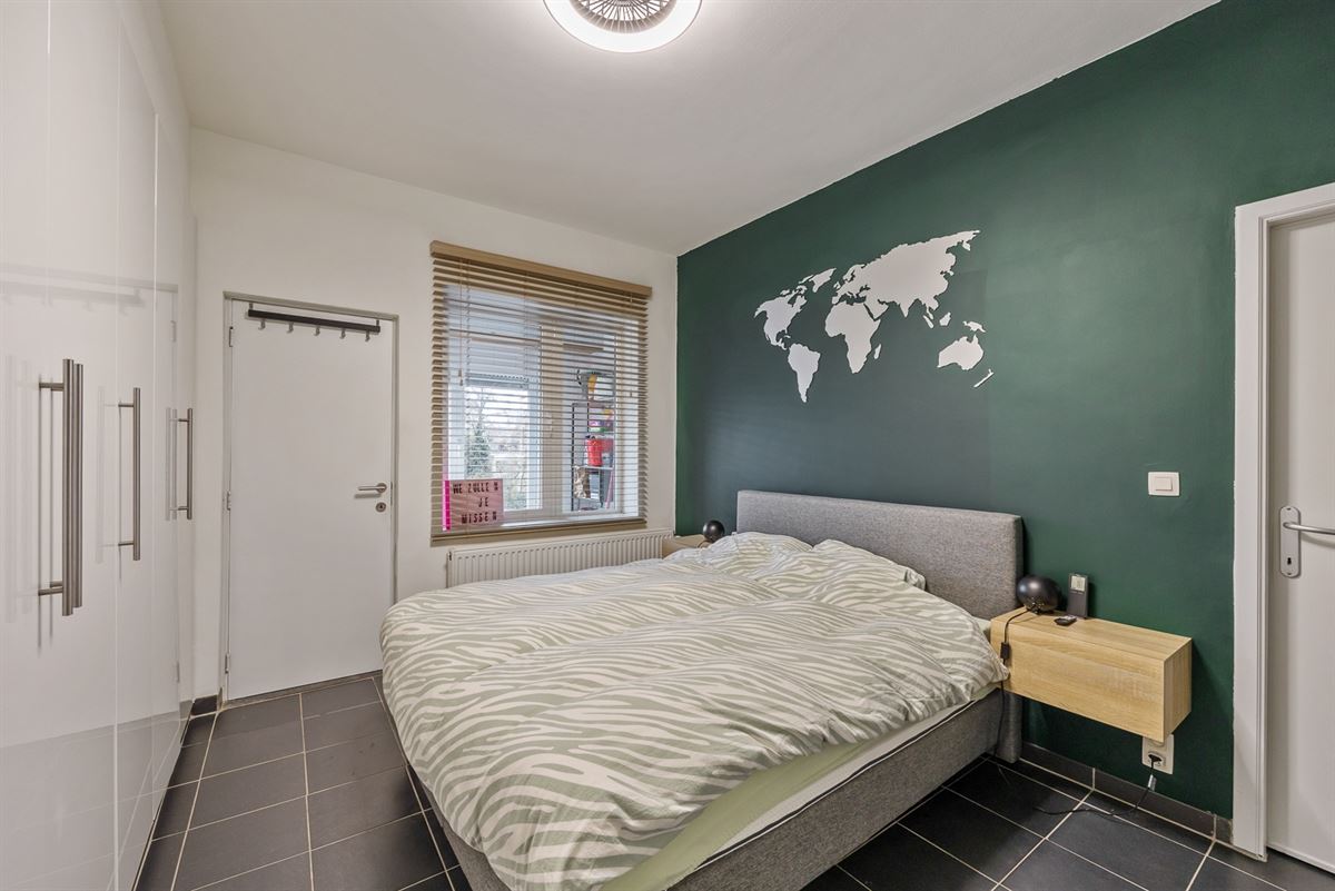 Instapklaar en Lichtrijk Appartement op de Tweede Verdieping