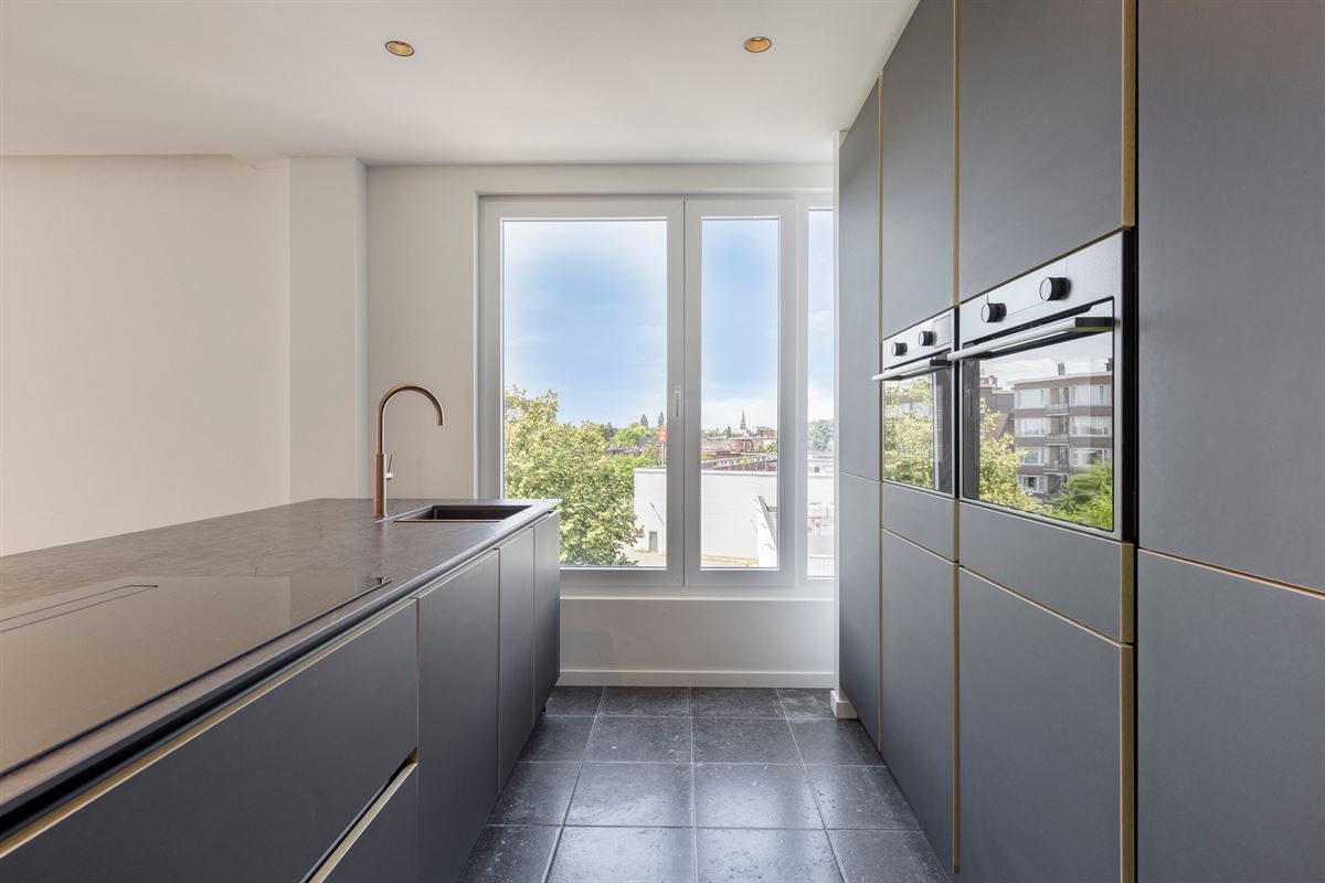 Stijlvol gerenoveerd appartement met 3 slaapkamers