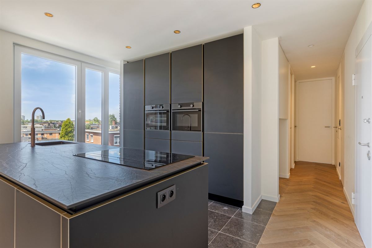 Stijlvol gerenoveerd appartement met 3 slaapkamers