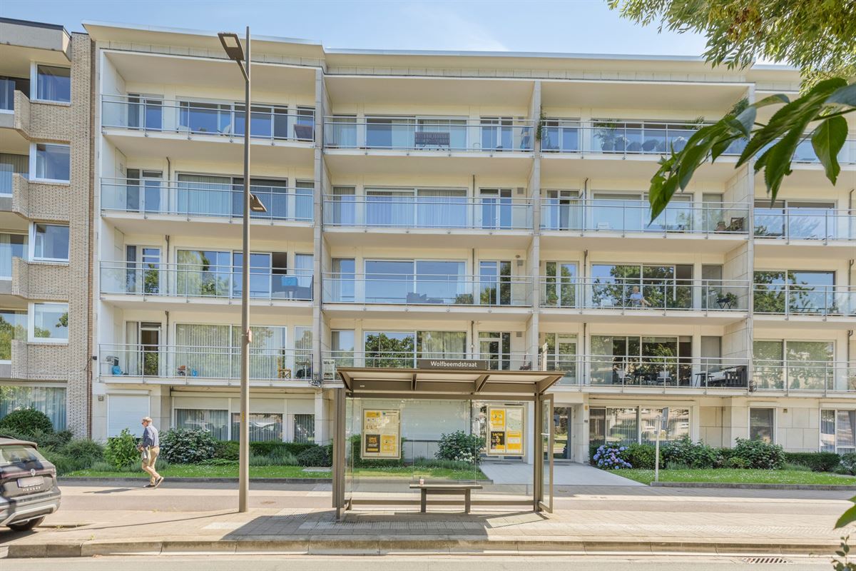Uitzonderlijk lichtrijk dakappartement met 3 slaapkamers + P