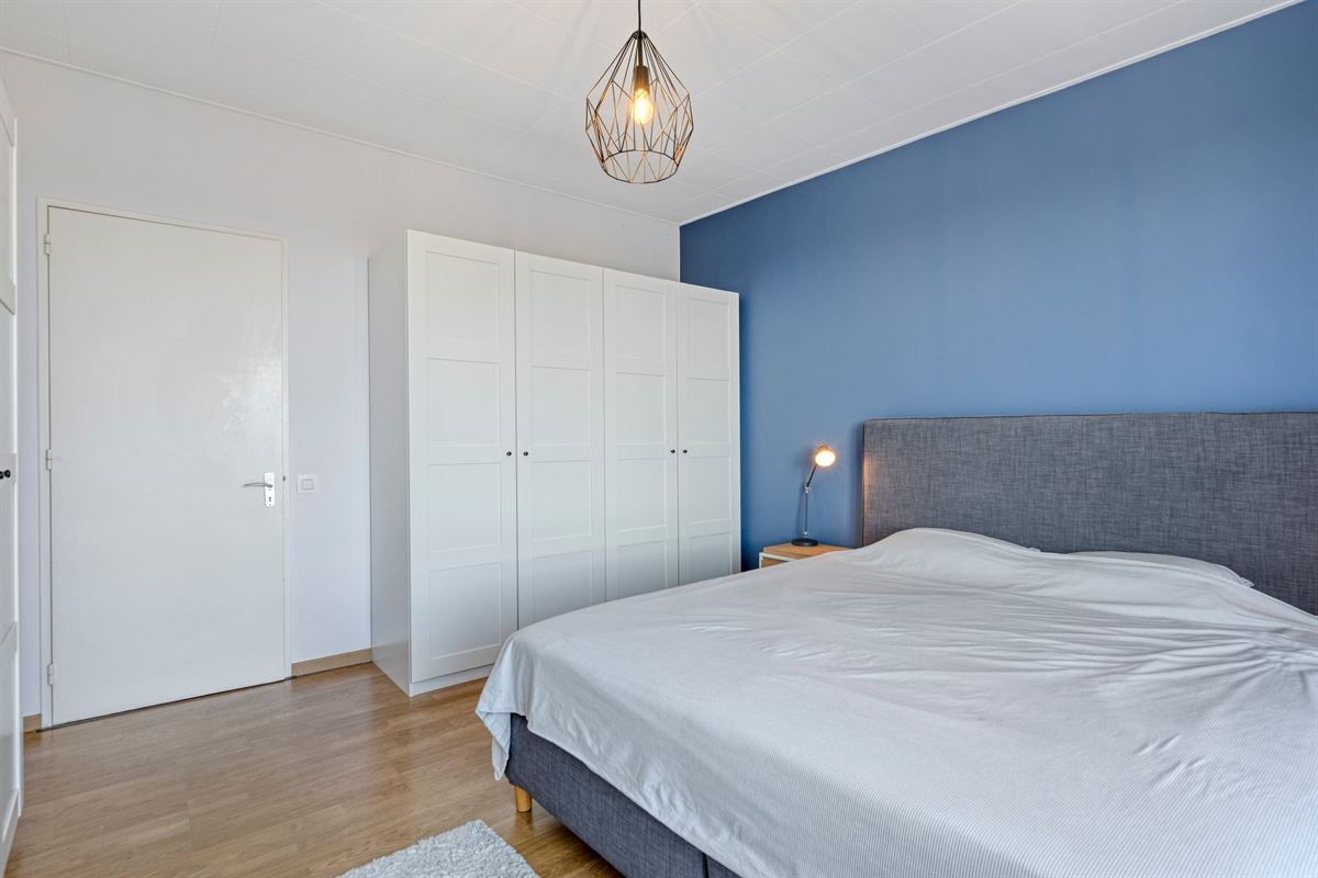 Uitzonderlijk lichtrijk dakappartement met 3 slaapkamers + P