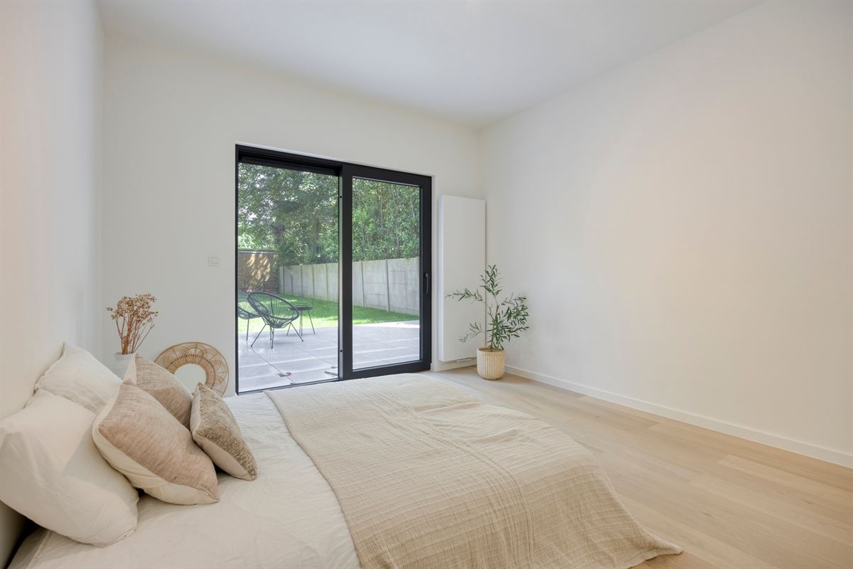Gerenoveerd gelijkvloers appartement met tuin