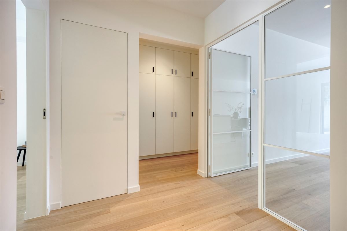 Gerenoveerd gelijkvloers appartement met tuin