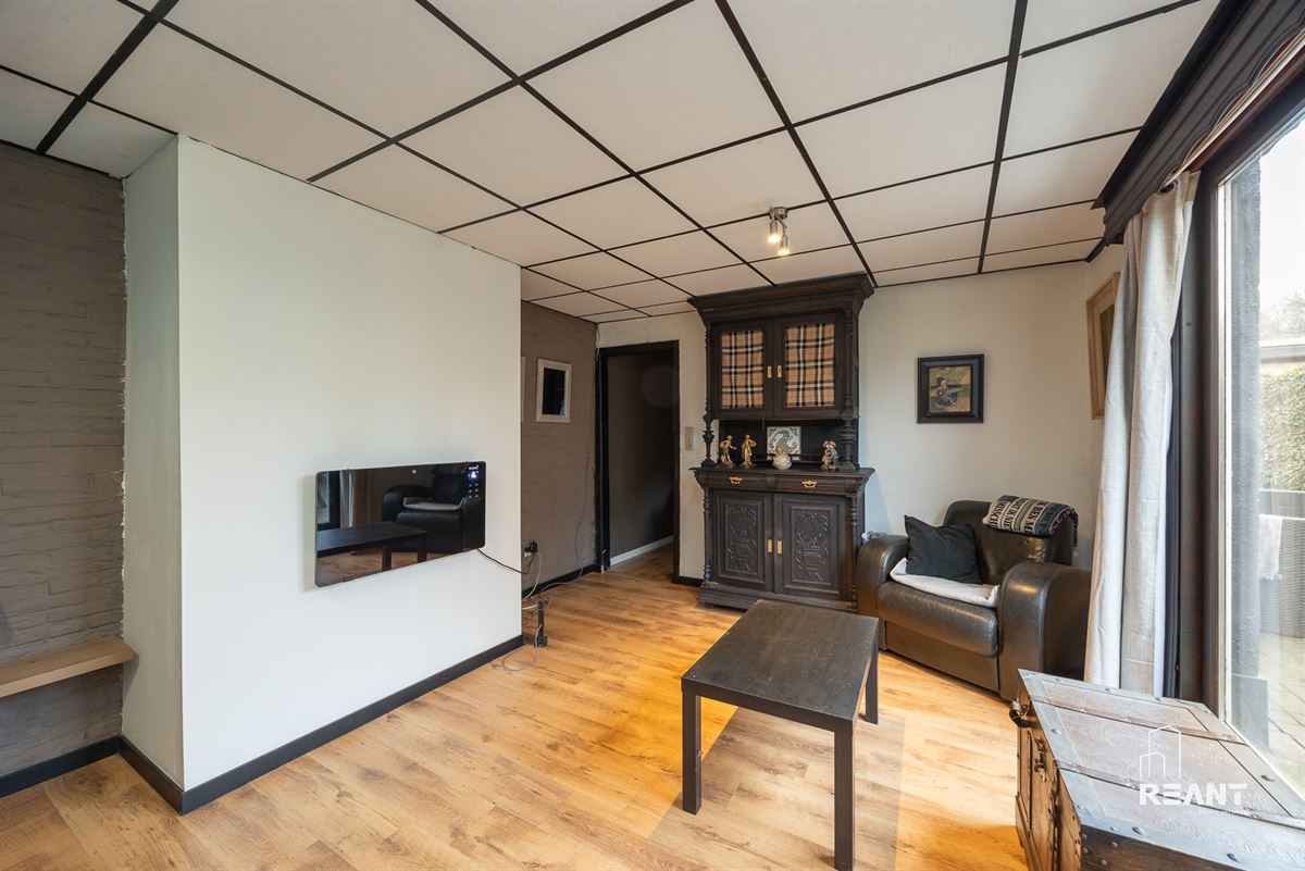 HOB met polyvalente bijwoning op 740 m² te Brasschaat.