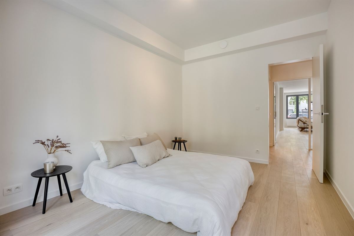 Gerenoveerd gelijkvloers appartement met tuin