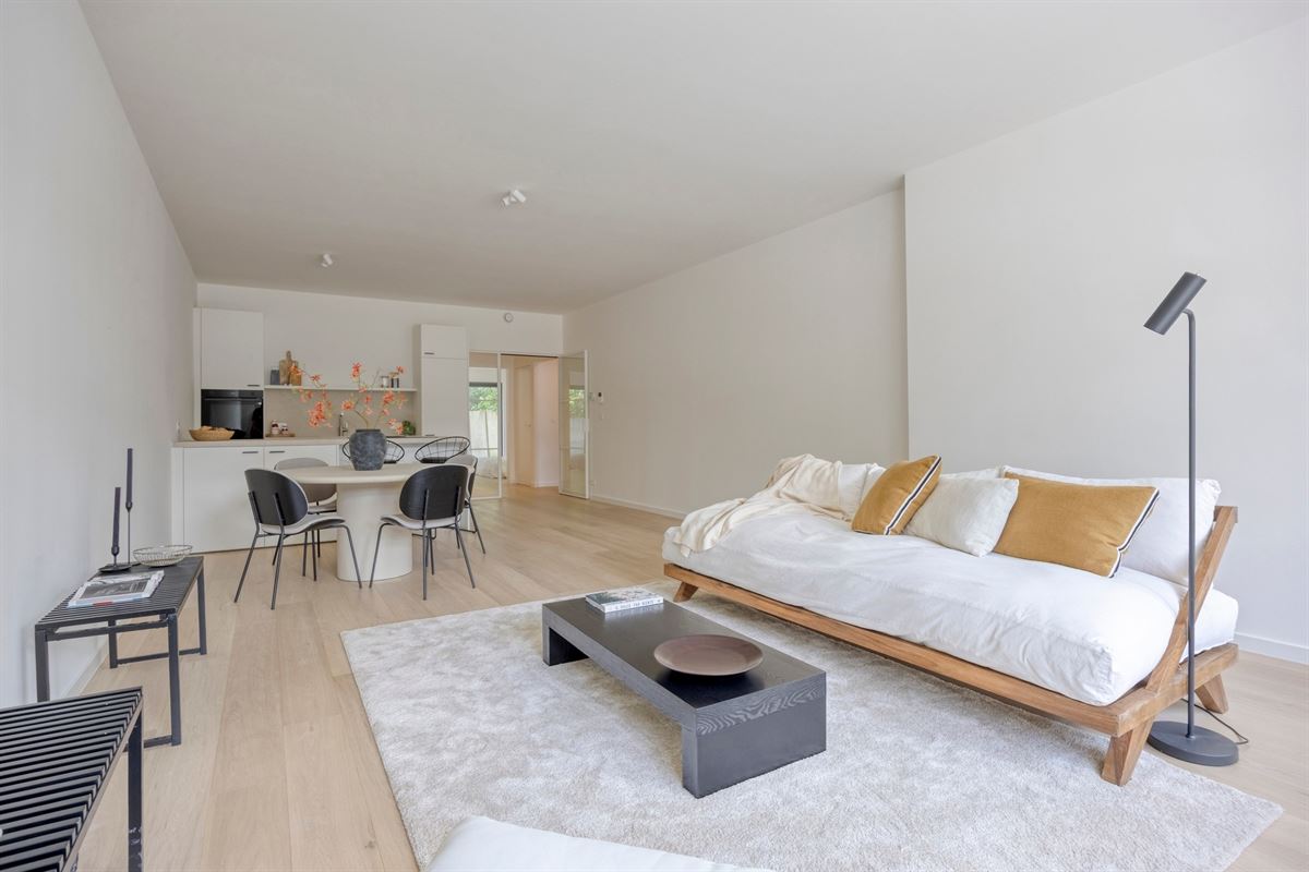 Gerenoveerd gelijkvloers appartement met tuin