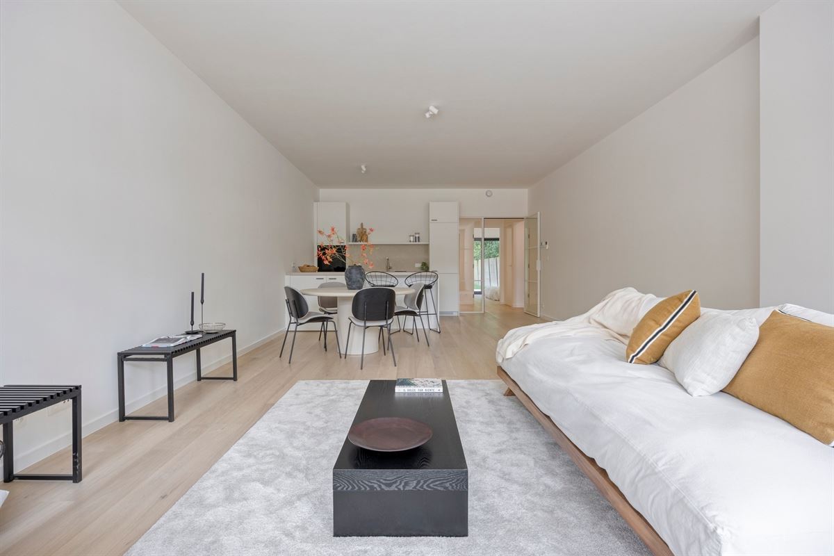 Gerenoveerd gelijkvloers appartement met tuin